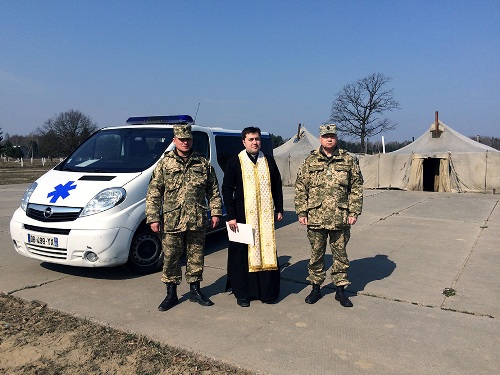 Парафіяни УГКЦ у Бельгії передали реанімобіль для військових.(ФОТО)